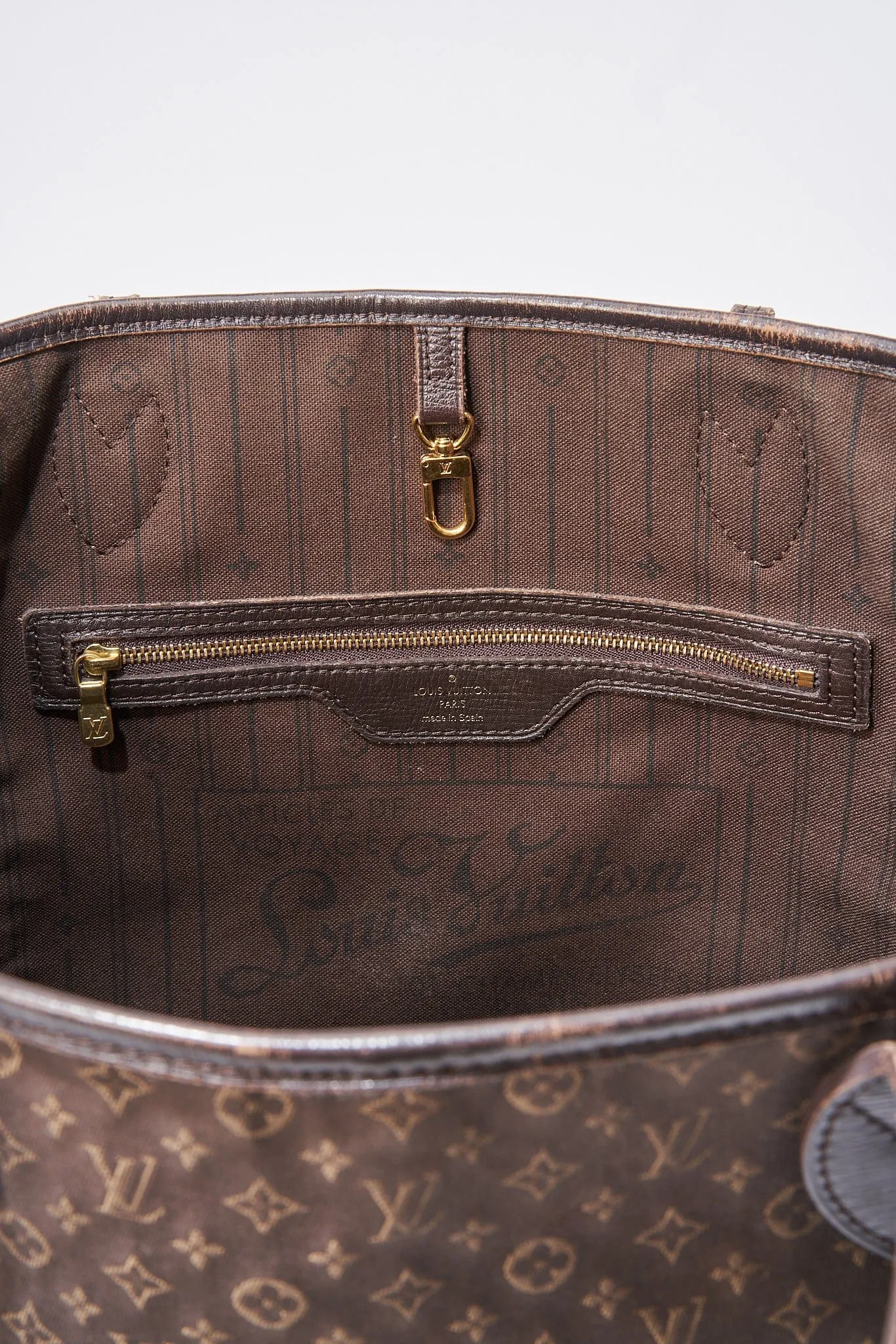 Louis Vuitton Neverfull MM in Monogram Canvas