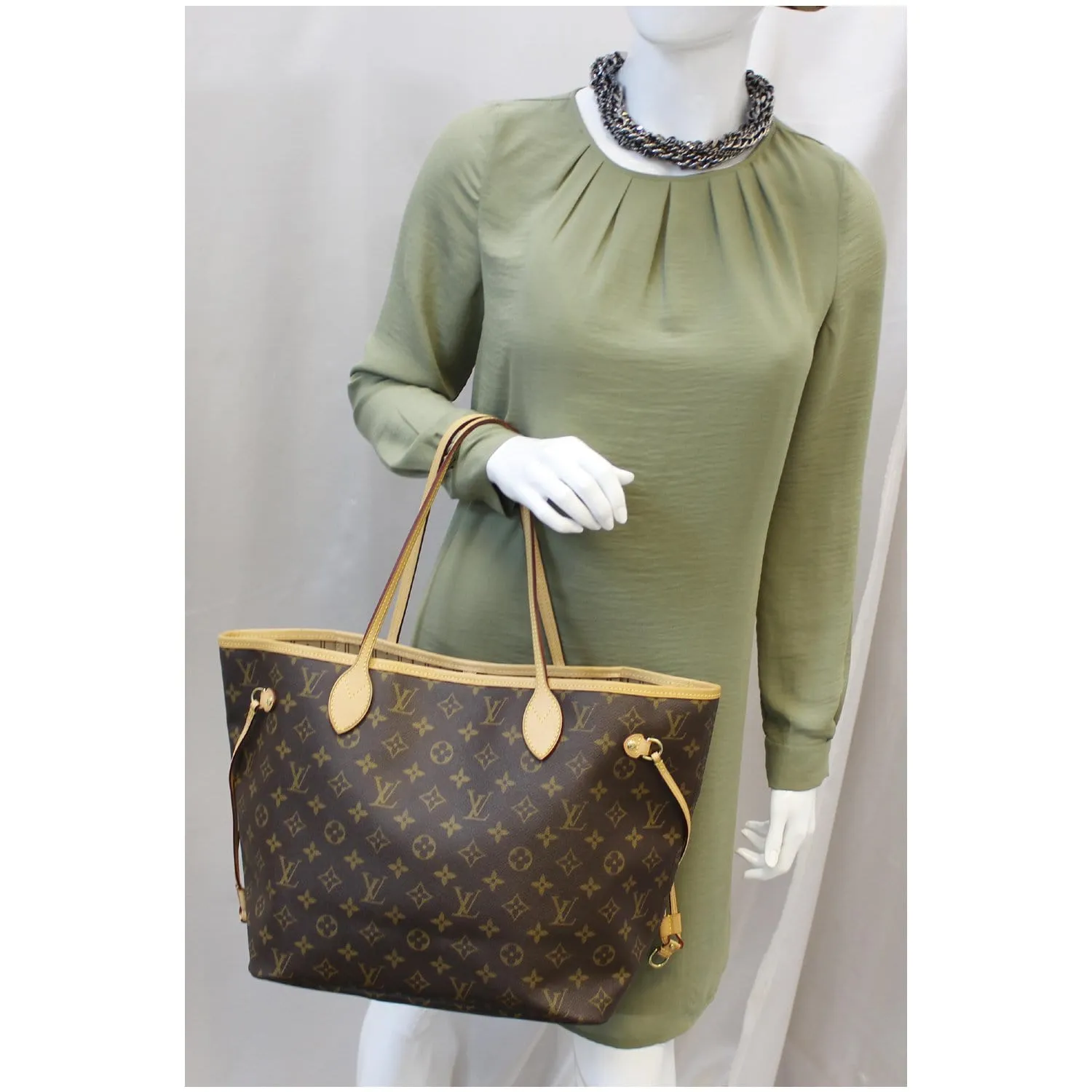 LOUIS VUITTON Neverfull MM Monogram Canvas Tote Bag Brown