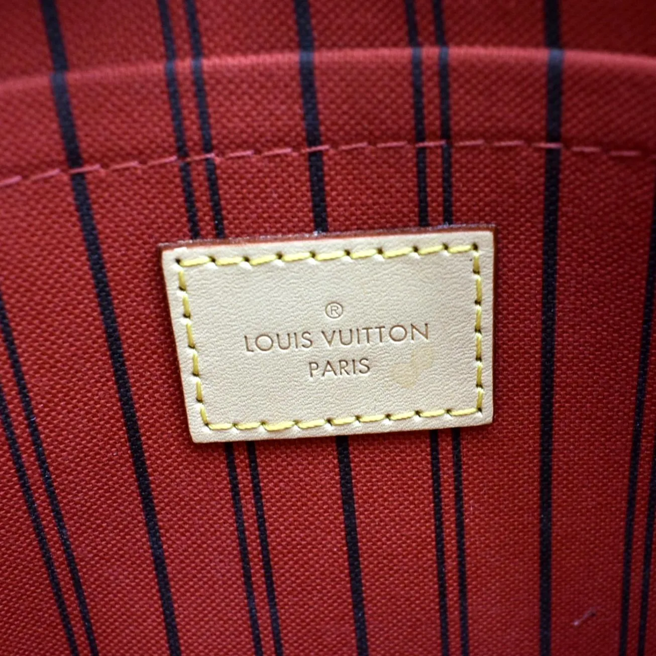 LOUIS VUITTON Neverfull Monogram Canvas Pochette Wristlet Pouch Cerise