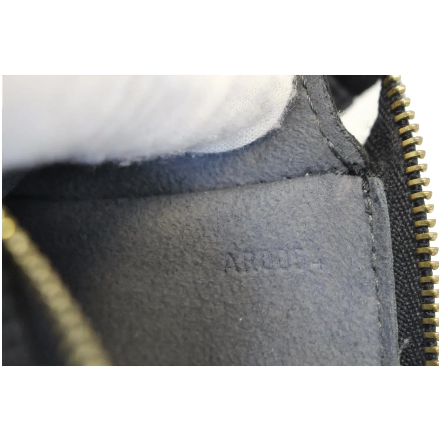 LOUIS VUITTON Pochette Accessoires Epi Leather Pouch Black