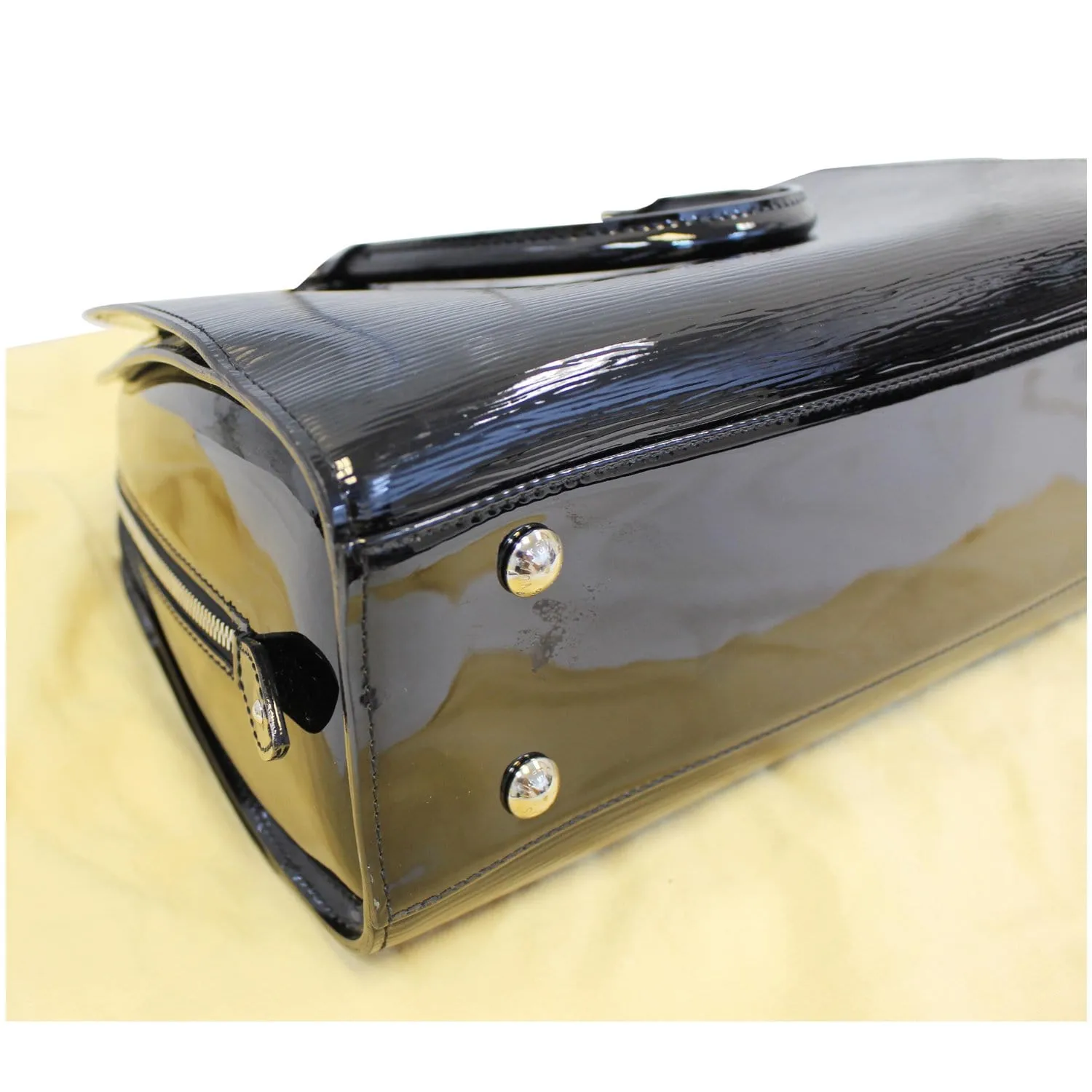 LOUIS VUITTON Pont-Neuf GM Epi Electric Leather Satchel Bag Black