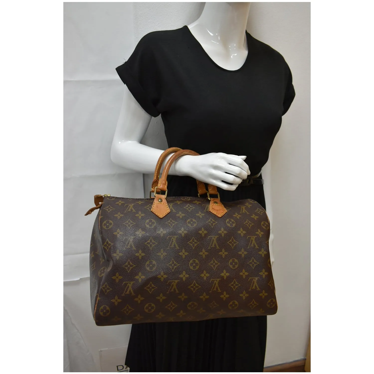LOUIS VUITTON Speedy 35 Monogram Canvas Satchel Bag Brown