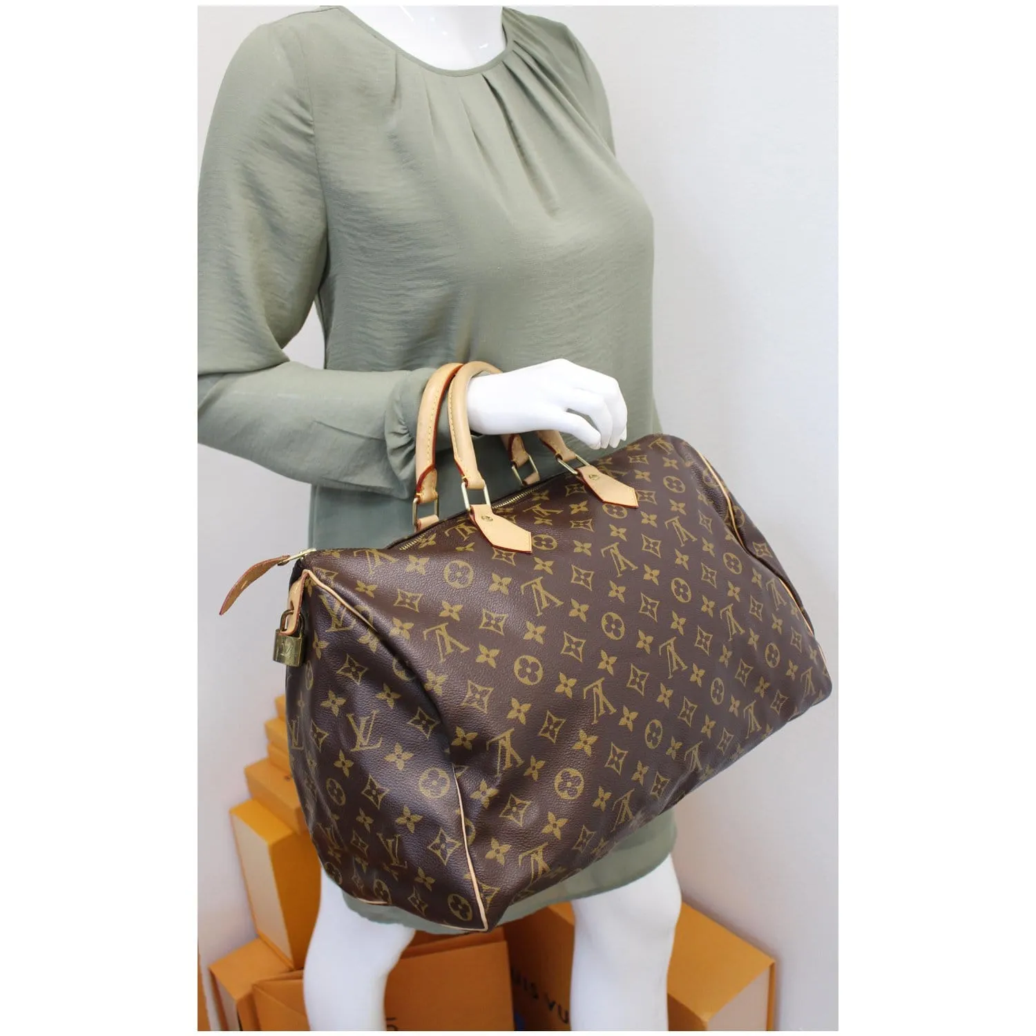 LOUIS VUITTON Speedy 40 Monogram Canvas Satchel Bag Brown