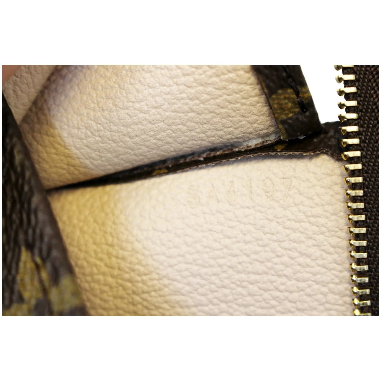 LOUIS VUITTON Toiletry 26 Monogram Canvas Pouch