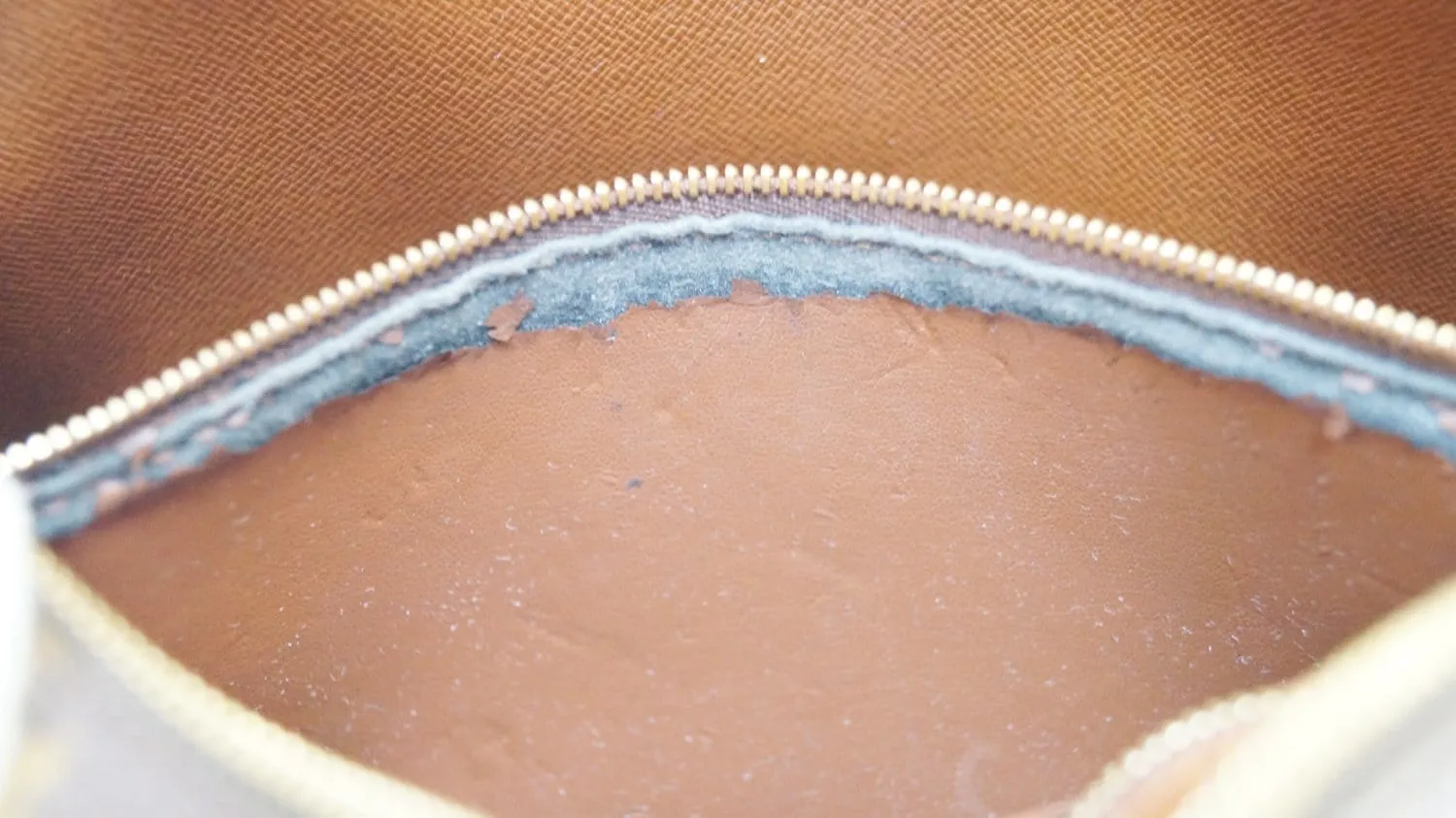 LOUIS VUITTON Trocadero 27 Monogram Canvas  Shoulder Bag