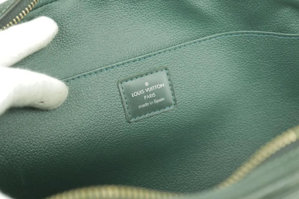 Louis Vuitton Trousse Toilery Pouch GM Taiga Leather Green 232555