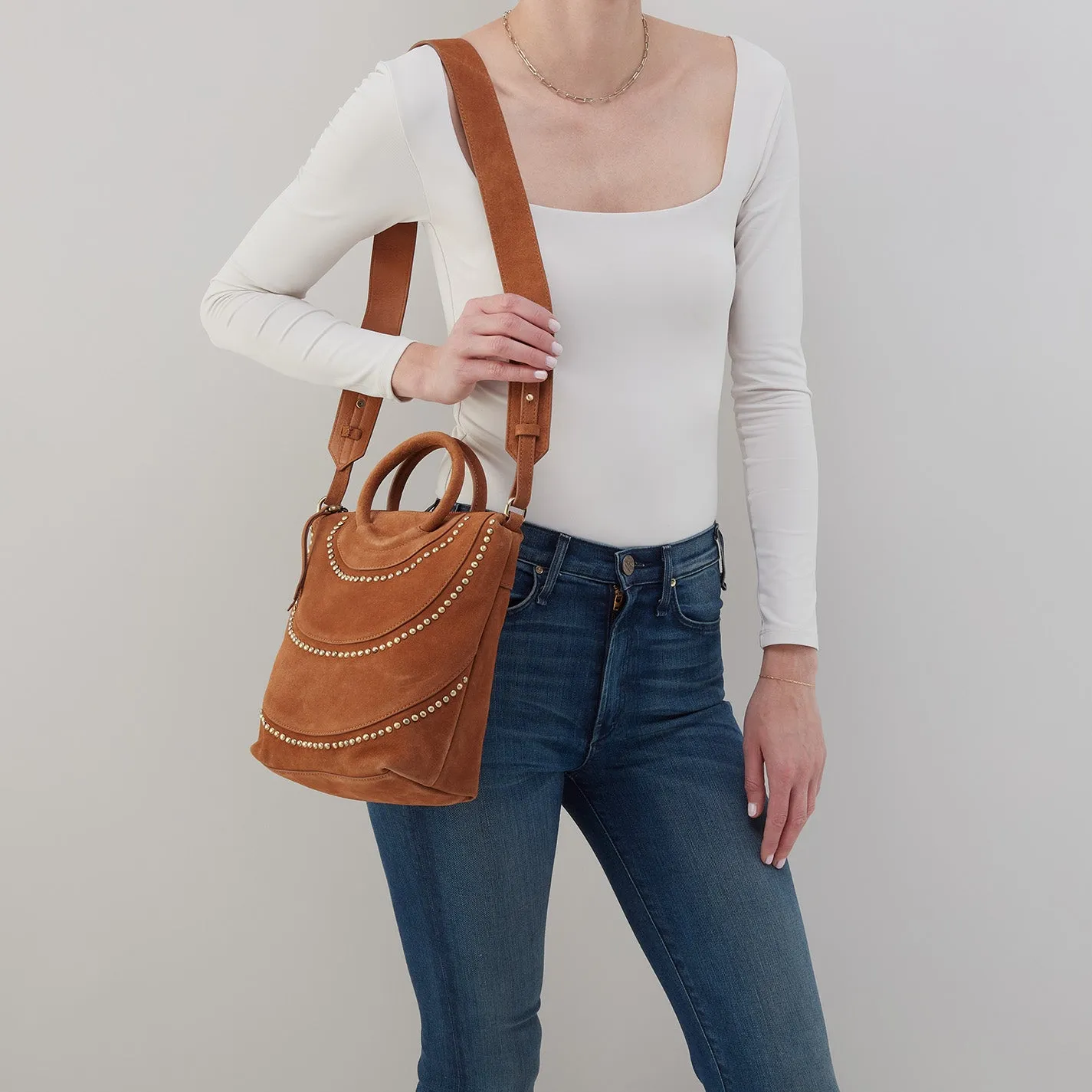 Maggie Crossbody In Suede - Caramel