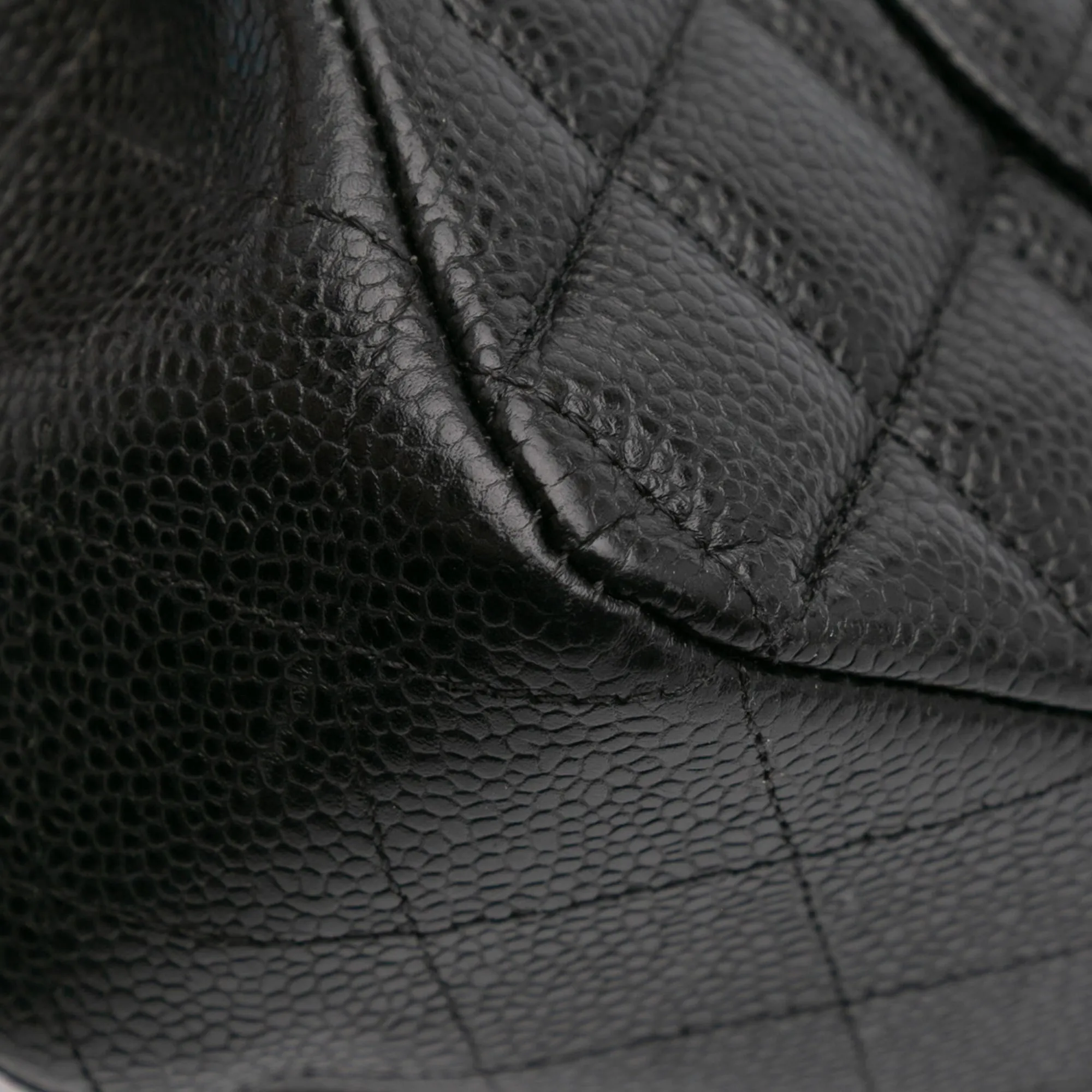 Medium Classic Caviar Double Flap