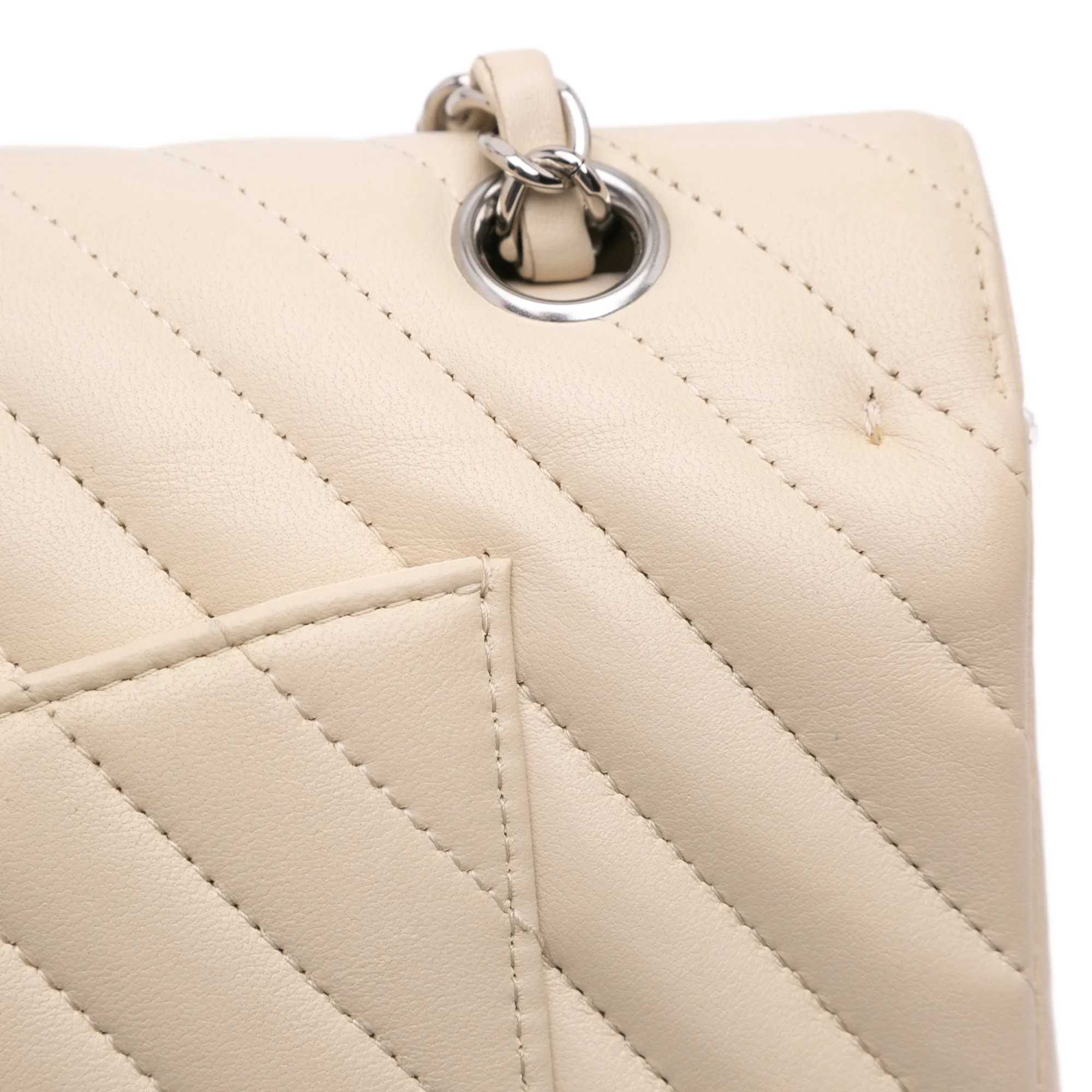 Medium Classic Chevron Lambskin Double Flap