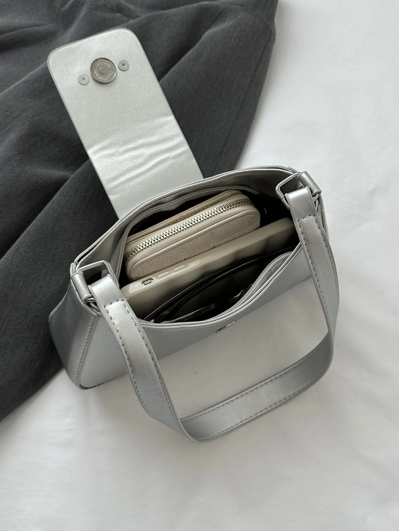 Metal Decor Stylish Shoulder Bag - Sliver