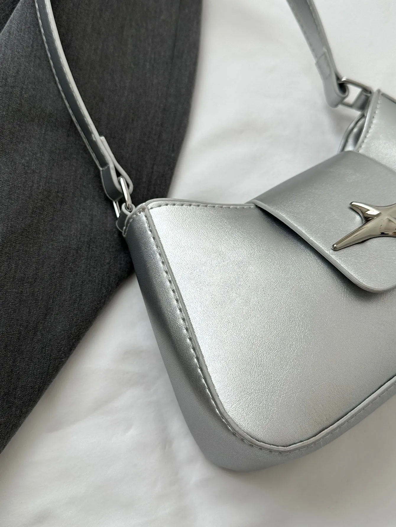 Metal Decor Stylish Shoulder Bag - Sliver