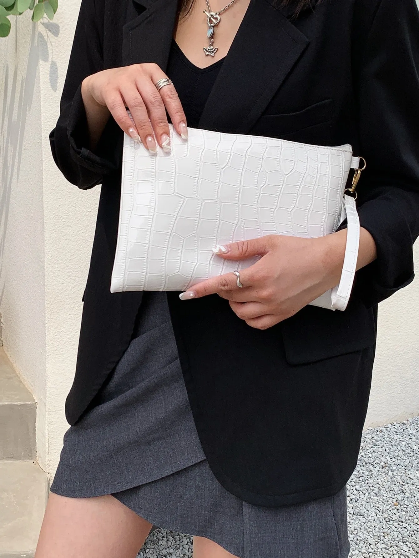 Metallic Crocodile Embossed Clutch Bag - White  - FD ⚡