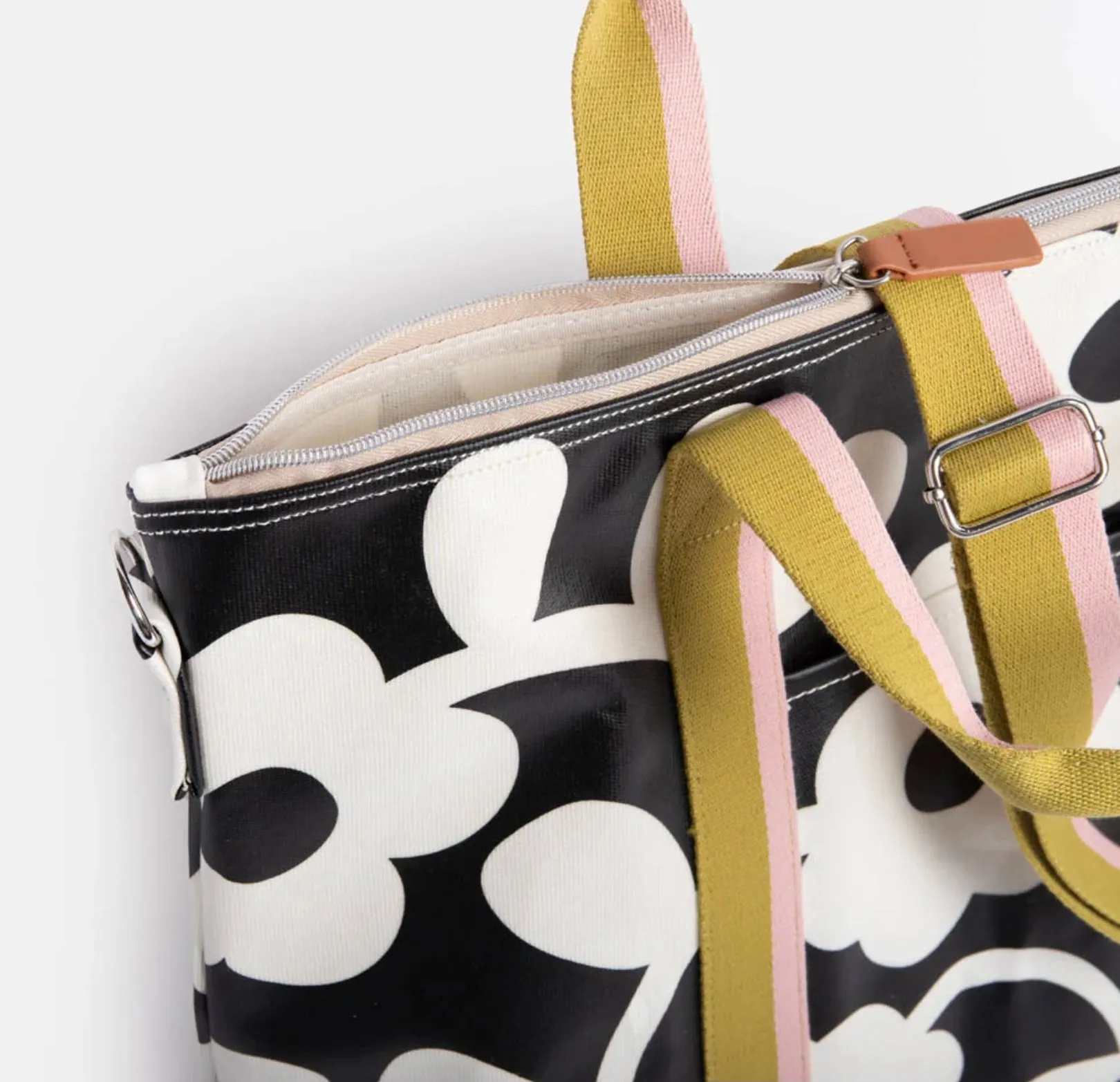 Mono Flower Weekend Bag