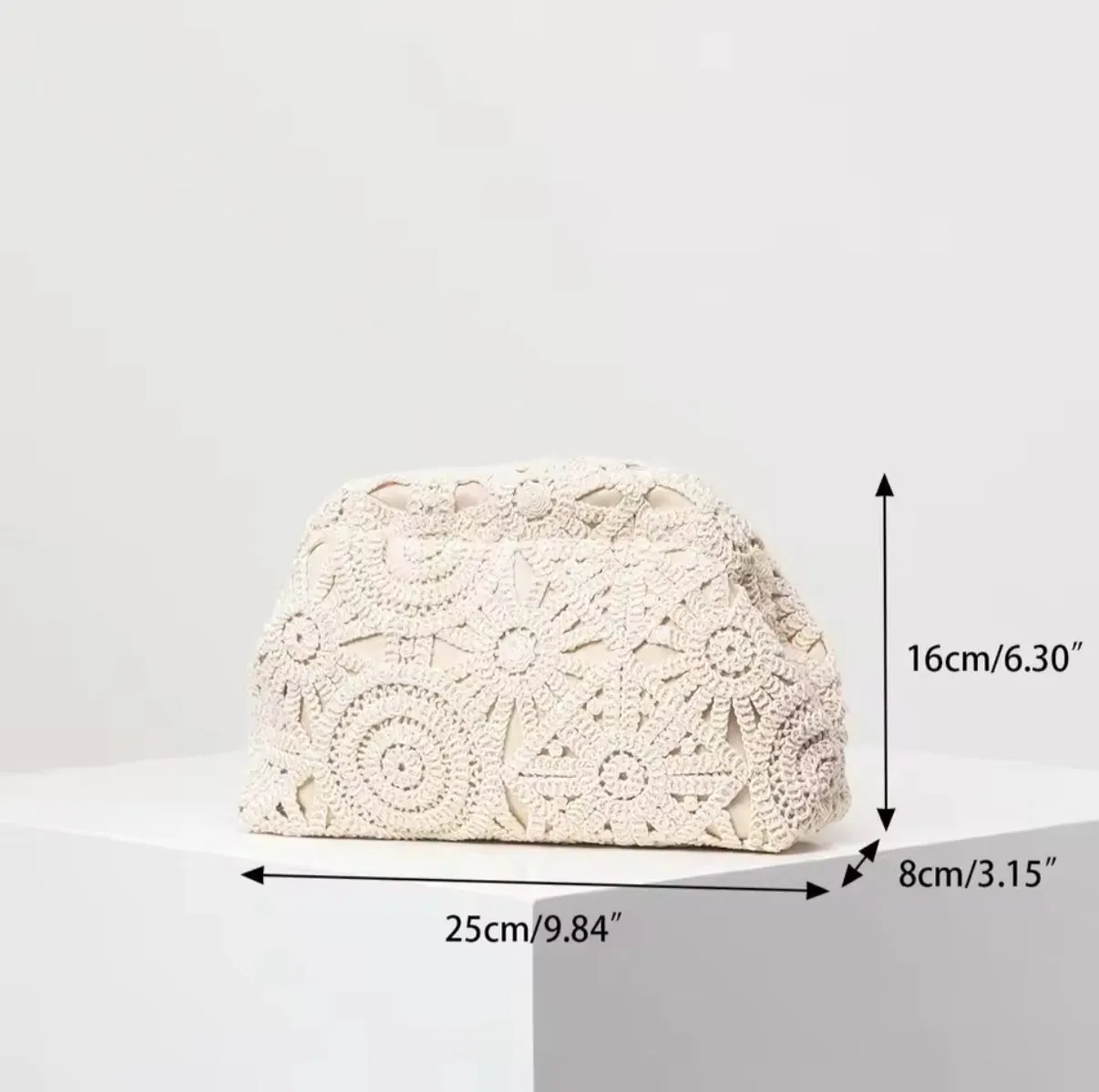 Nala crochet clutch