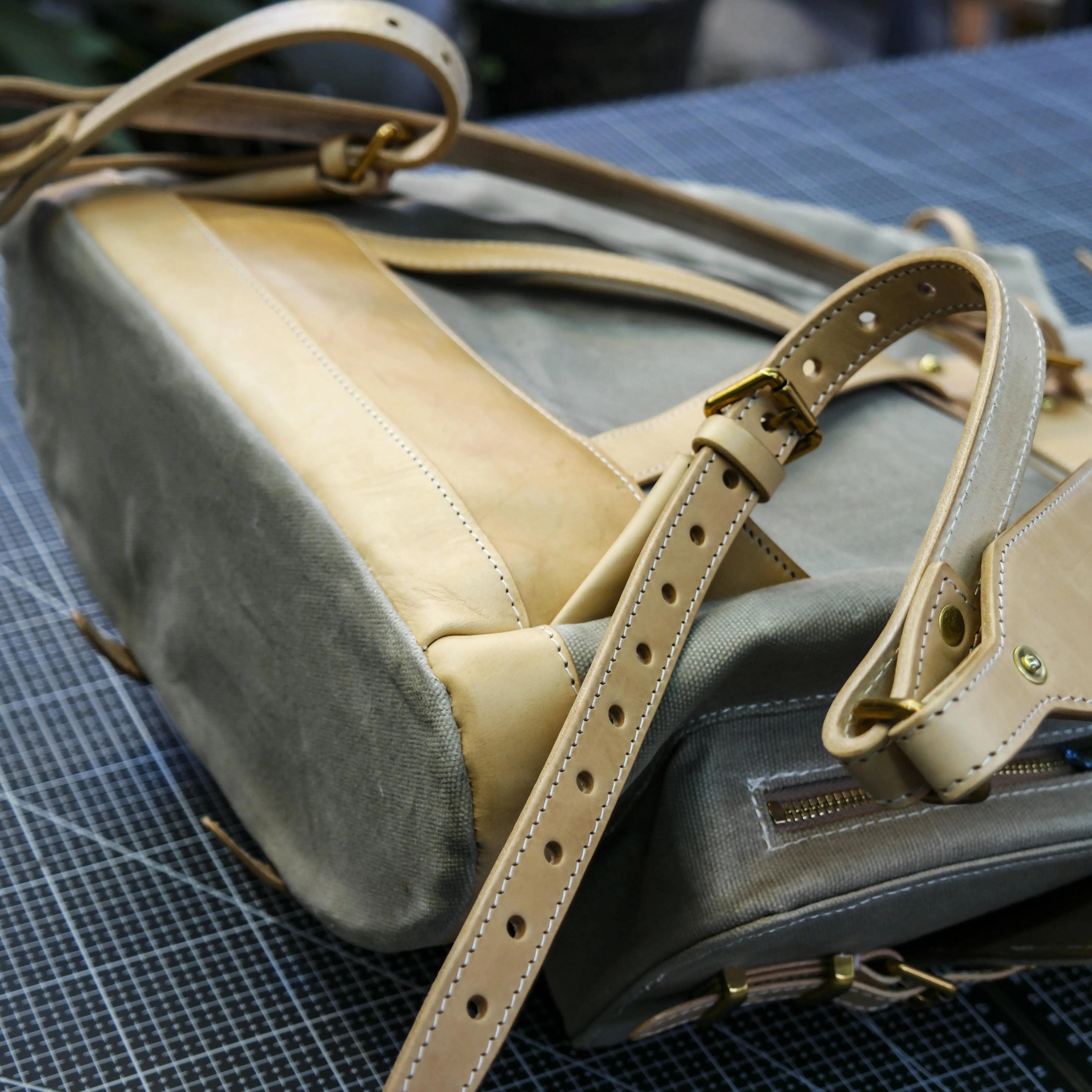 Oil wax canvas backpack, commuting backpack, casual fashion backpack