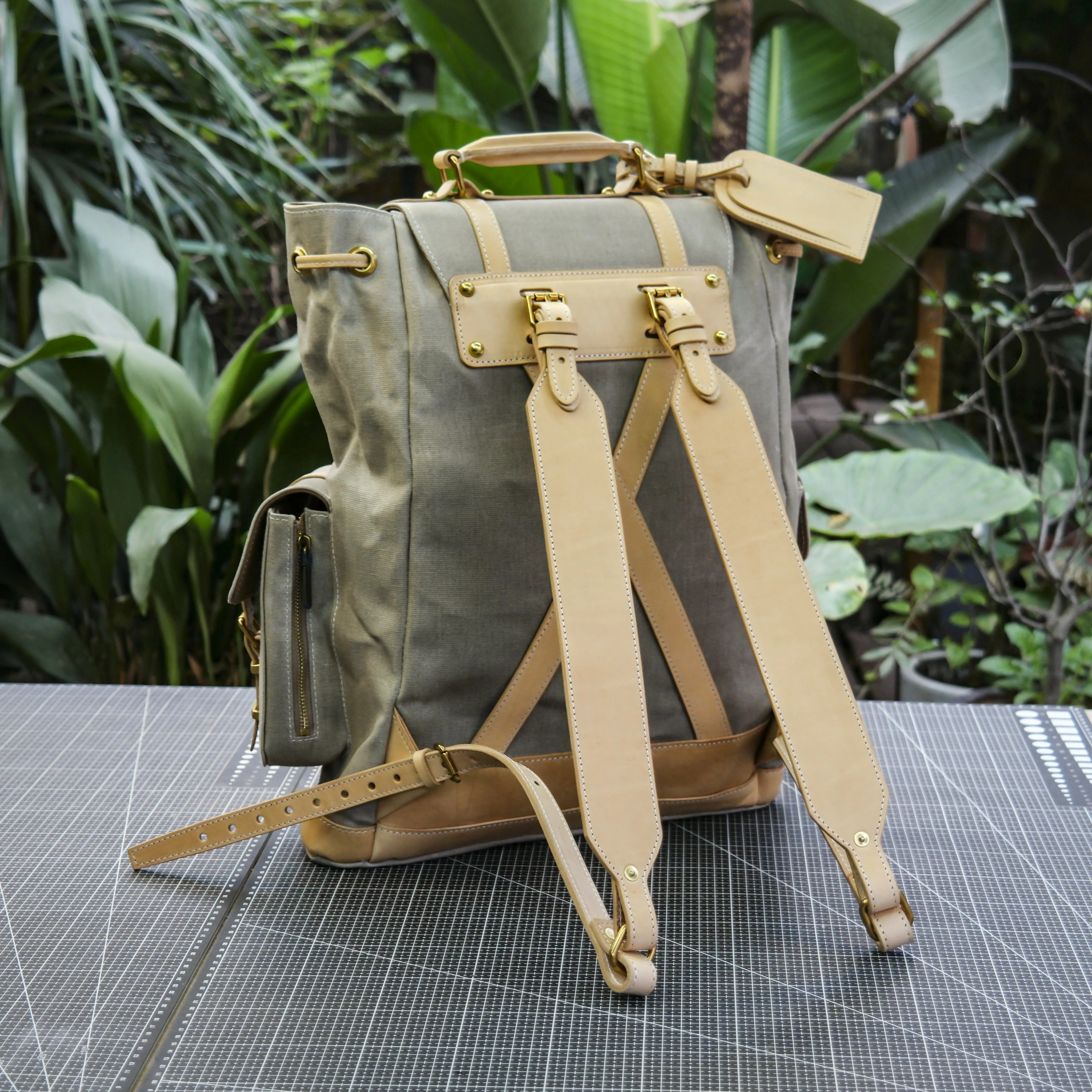 Oil wax canvas backpack, commuting backpack, casual fashion backpack