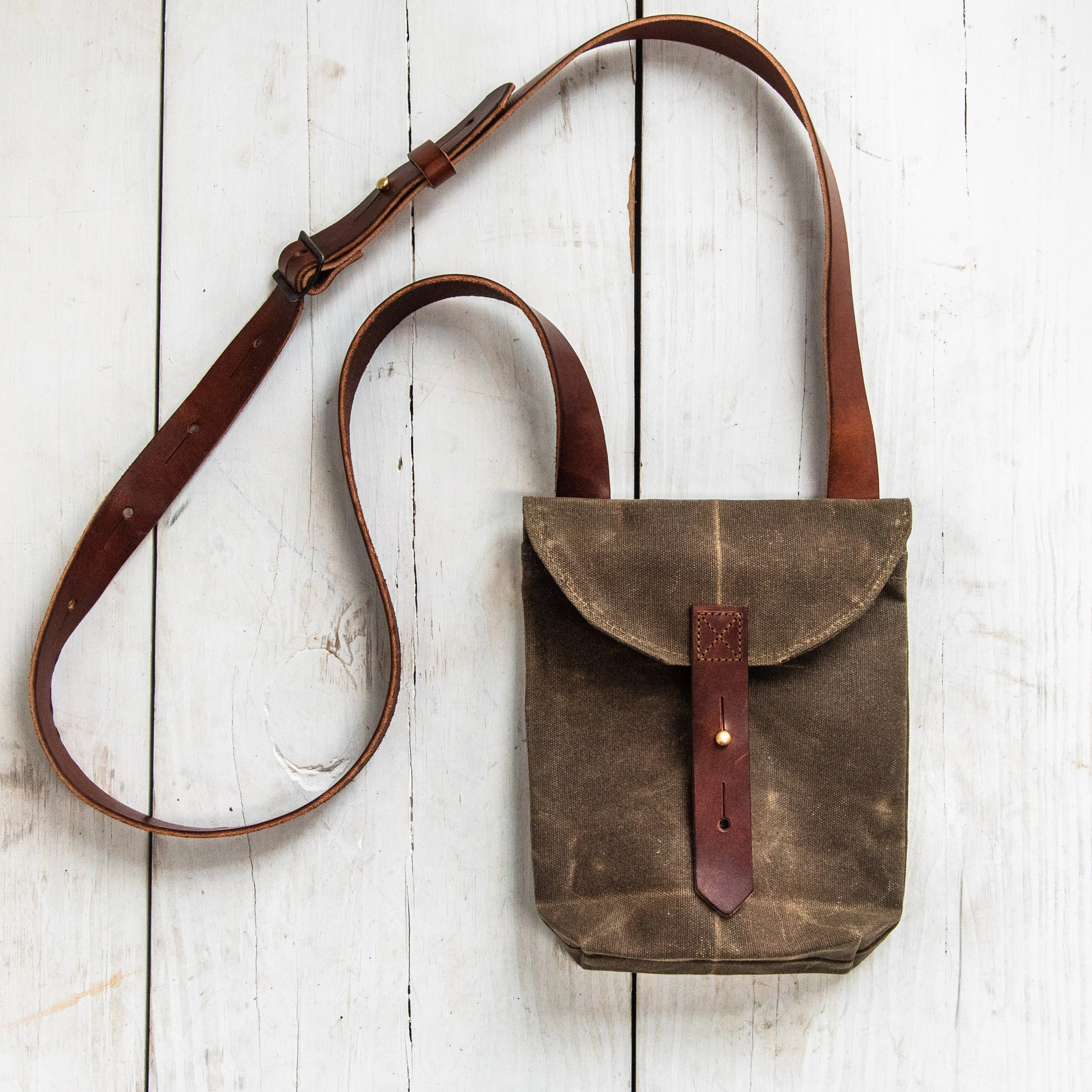 The Small Hunter Satchel