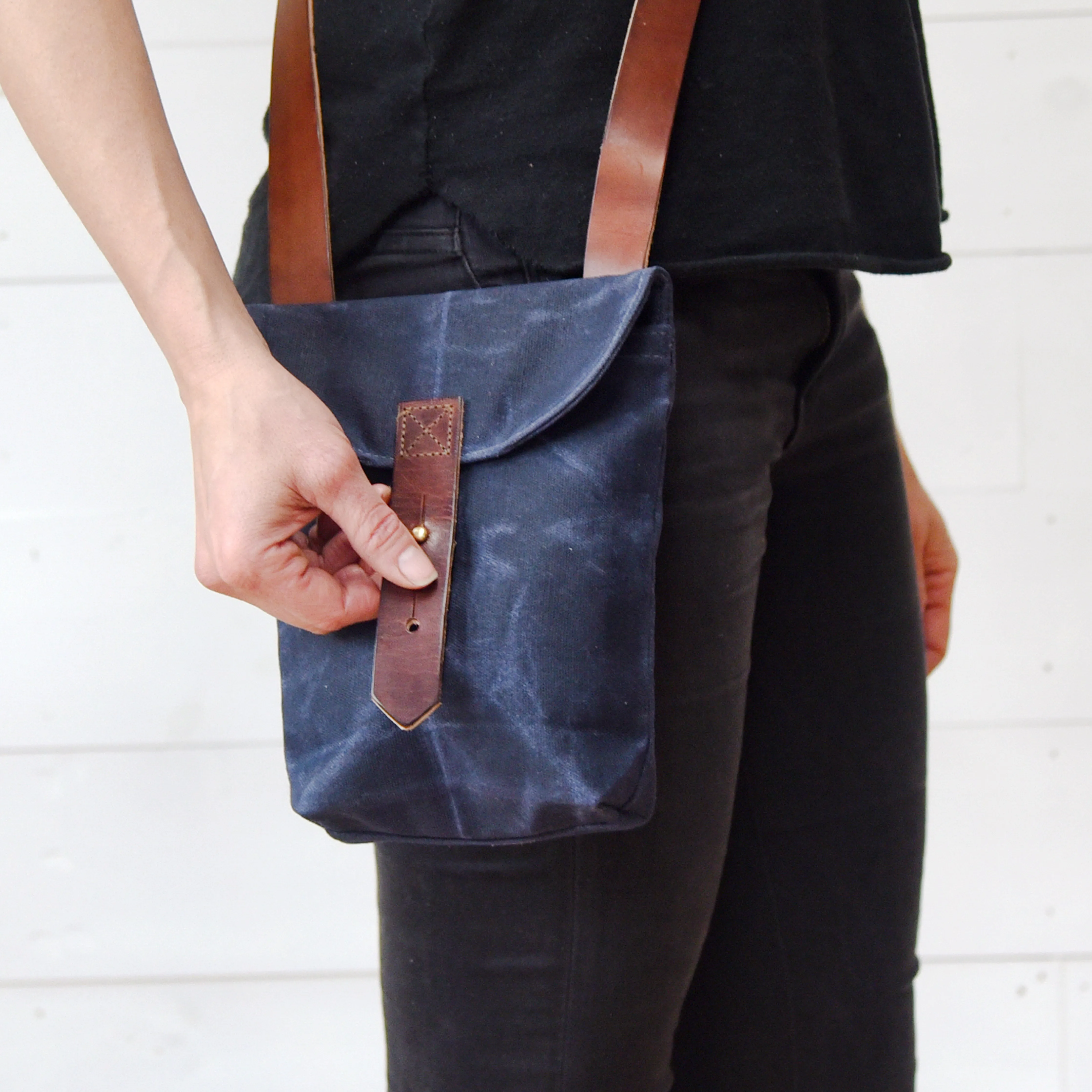 The Small Hunter Satchel