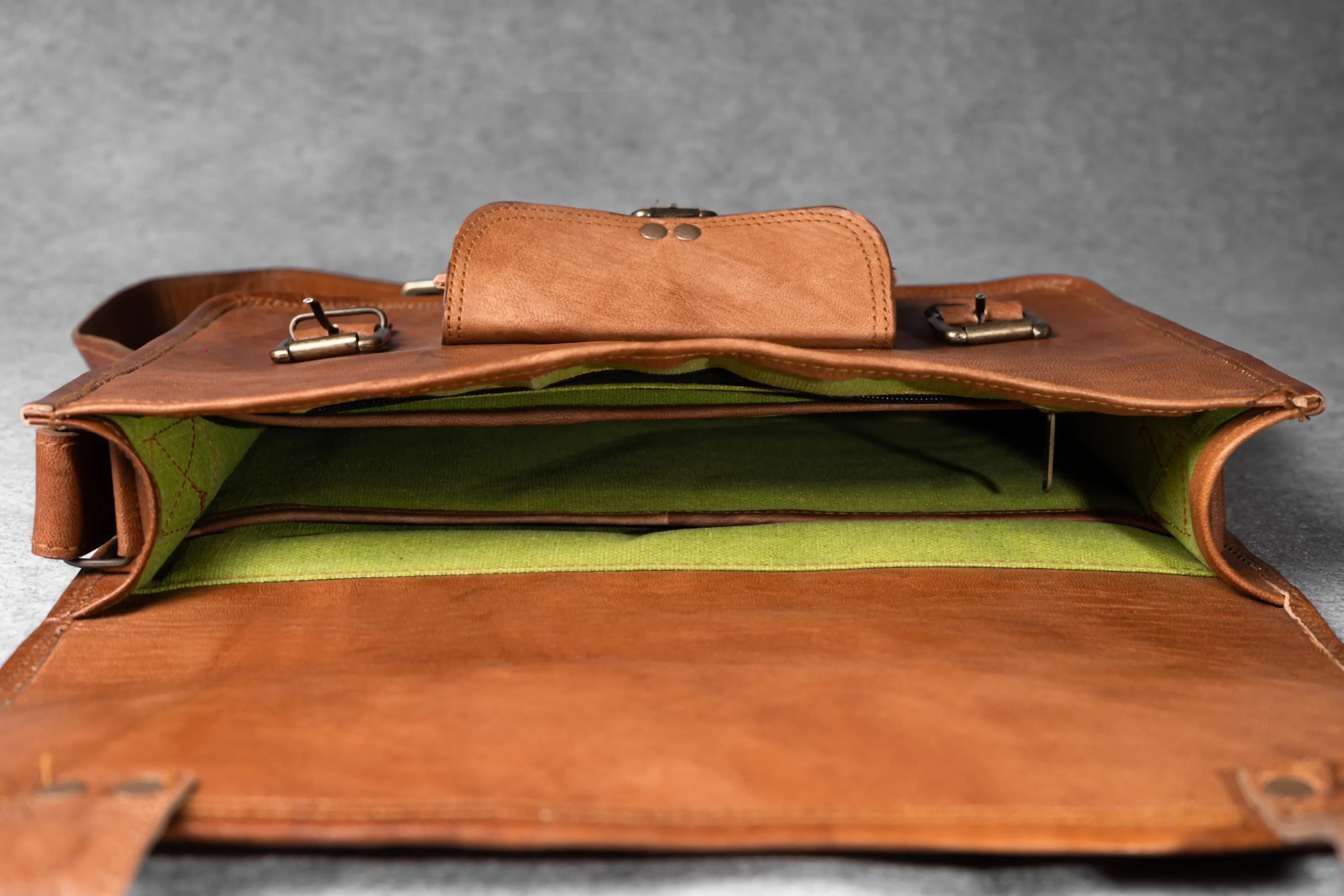 Timeless Classic Vintage Leather Messenger Bag