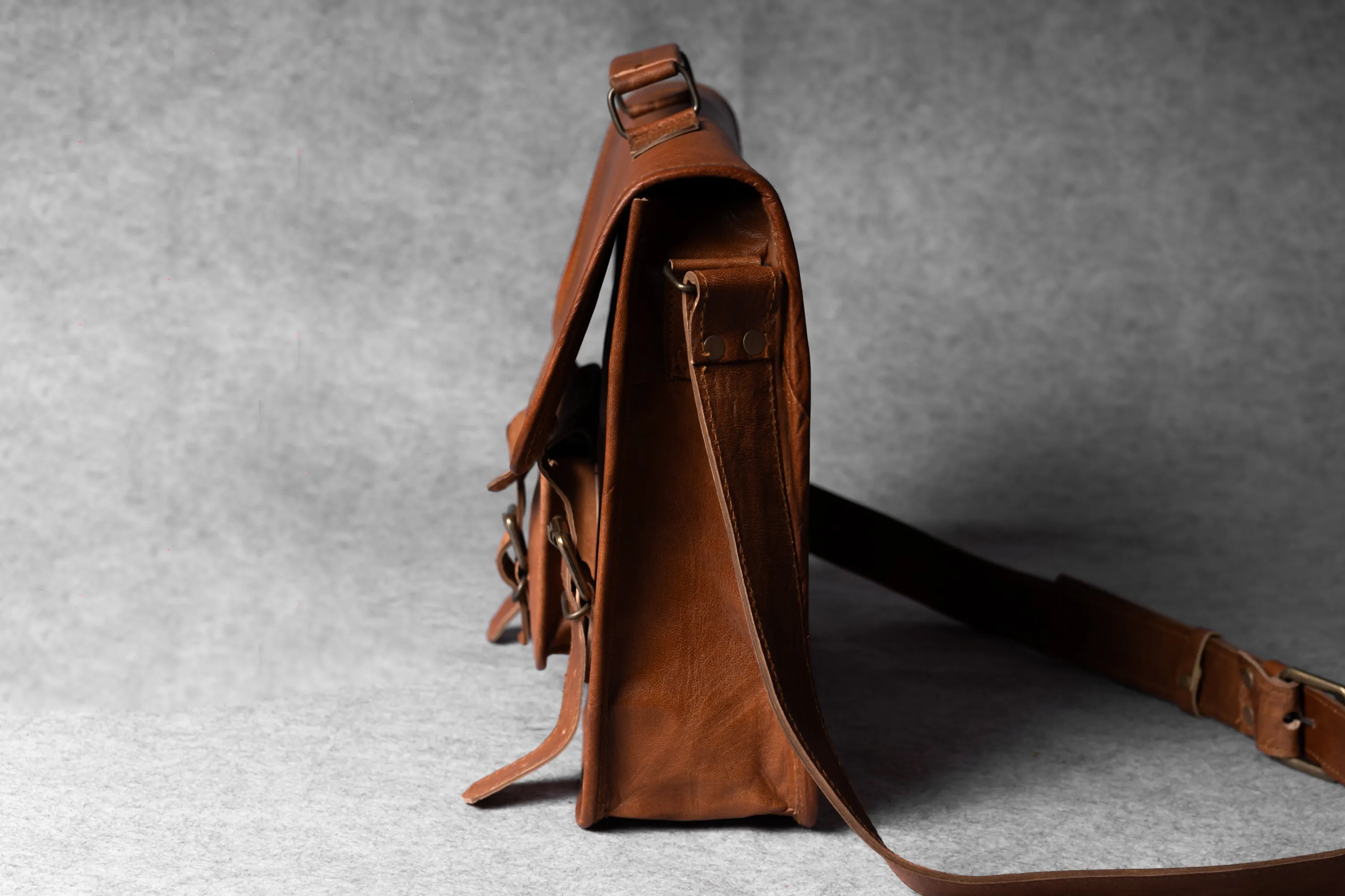 Timeless Classic Vintage Leather Messenger Bag