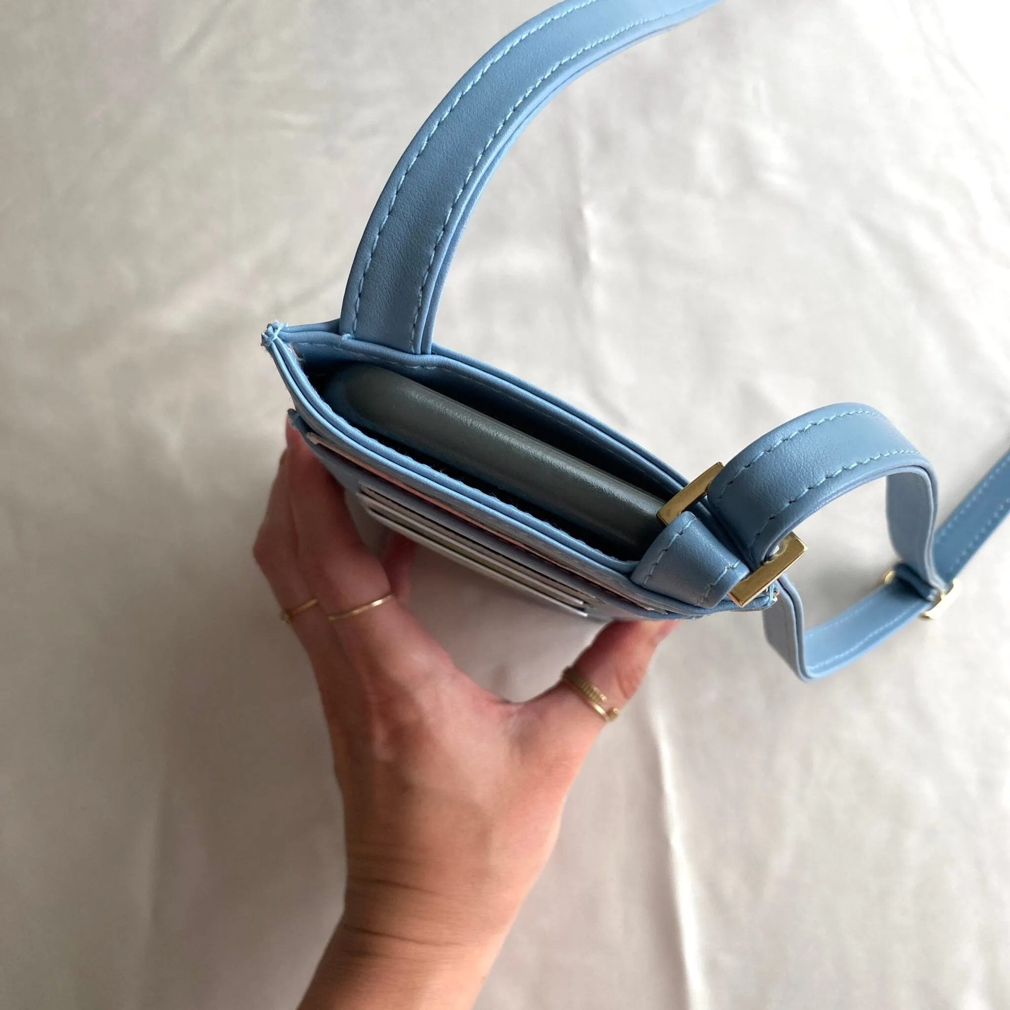Vanilla Vegan Apple Leather Pouch | Blue