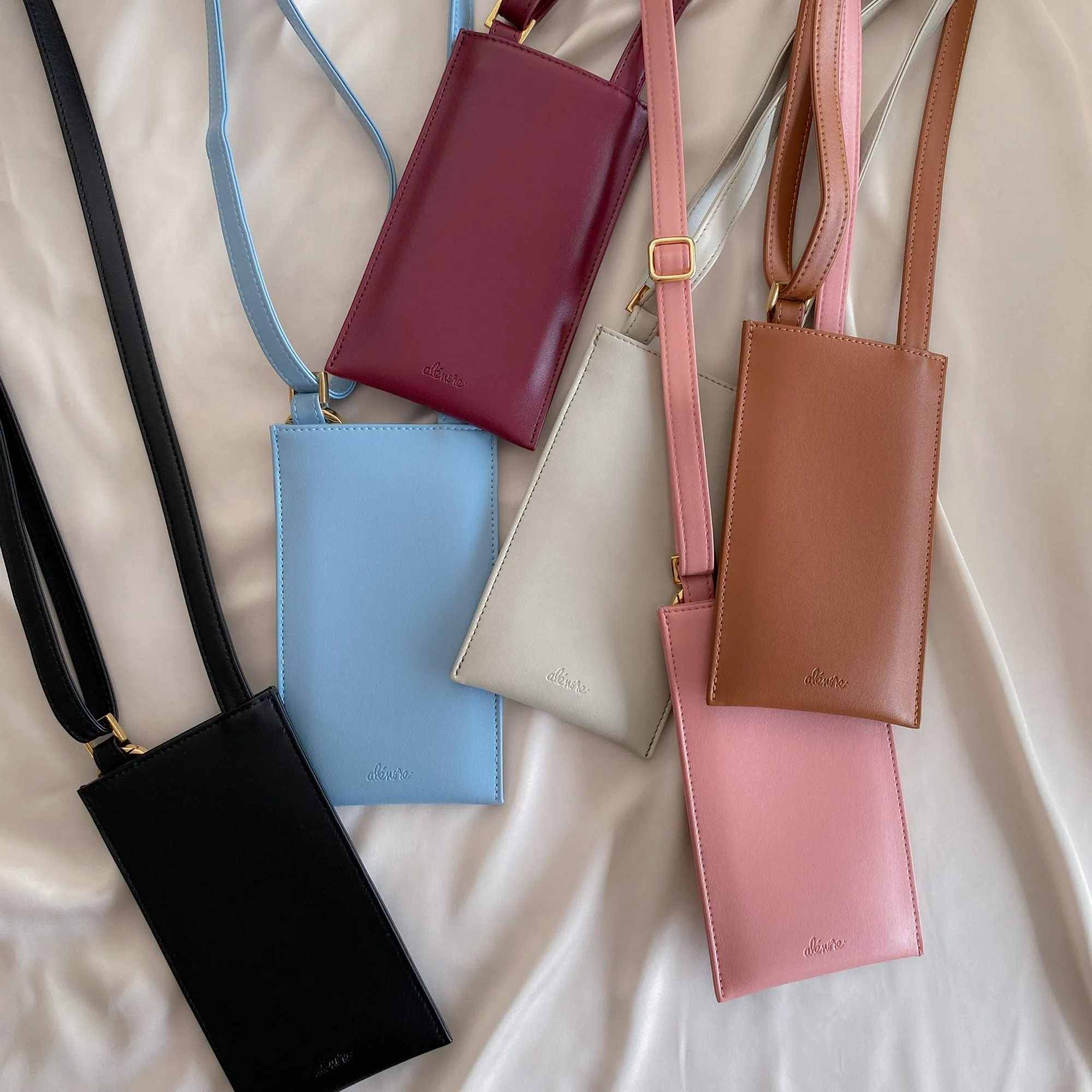 Vanilla Vegan Apple Leather Pouch | Blue