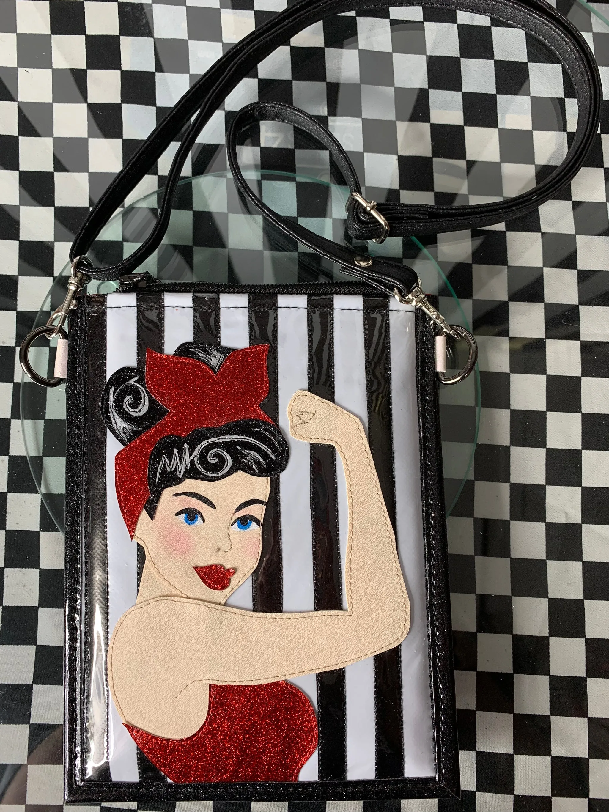 WE CAN DO IT phone cross body bag