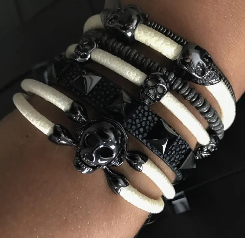 White Multi Skull Stingray with Black PVD